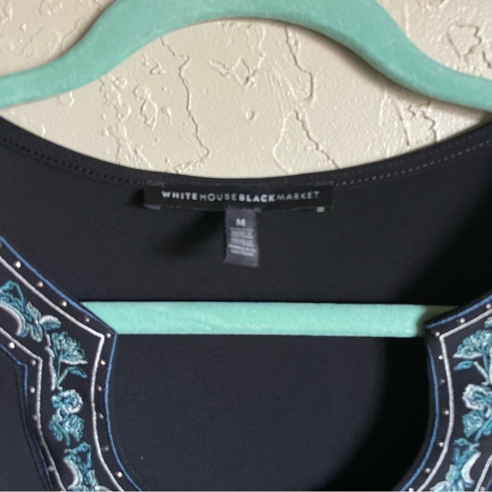 White House Black Market WHBM Petite‎ Bell Sleeve Matte Jersey Embroidered - Picture 7 of 8